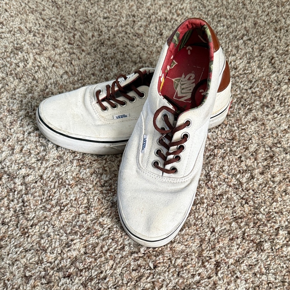 White with Brown Piping Vans Unisex (Men 6.5 Women 8)